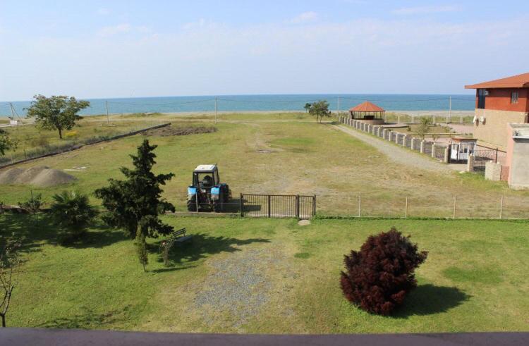 Дом на пляже Black sea House Кобулети Экстерьер фото