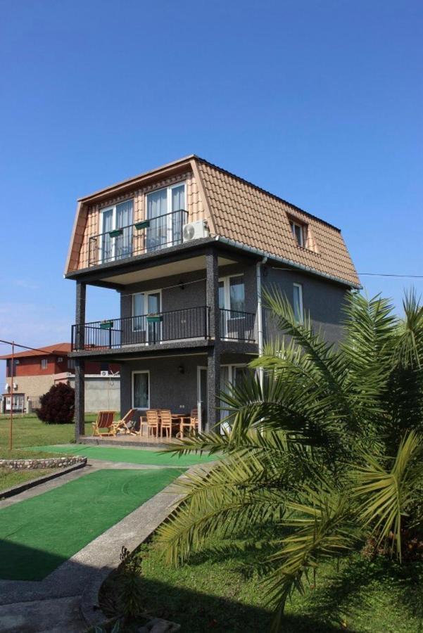Дом на пляже Black sea House Кобулети Экстерьер фото